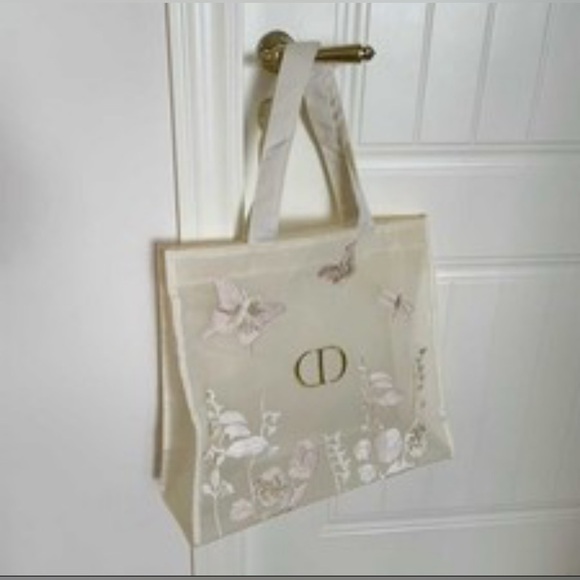 Dior Cream Tote with Floral Embroidery - Picture 5 of 11
